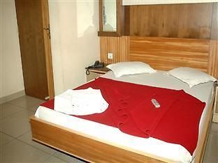 Ug Grand Hotel Bengaluru Kültér fotó