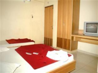 Ug Grand Hotel Bengaluru Kültér fotó